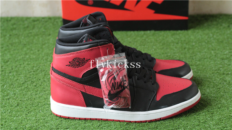 Air Jordan 1 Retro OG High Bred Black Red